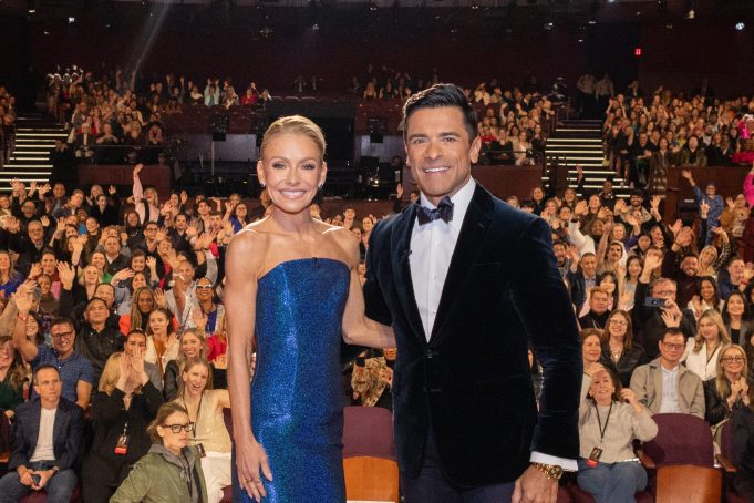 LIVE WITH KELLY AND MARK - 3/03/25 - "After the Oscars" Kelly Ripa and Mark Consuelos co-host "Live with Kelly and Mark" live from the Dolby Theater. Guests: Nikki Glaser, Jerry O'Connell, Steve Aoki and Lil Jon. (Disney/Michael Le Brecht II) Kelly Ripa, Mark Consuelos