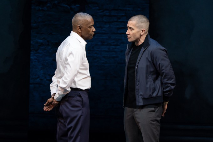 Denzel Washington and Jake Gyllenhaal in 'Othello.'