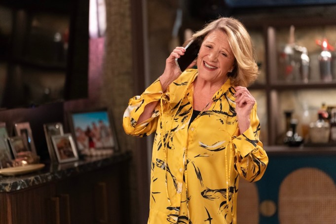 MID-CENTURY MODERN - “Hello, Fisty’s” - Bunny, Jerry and Arthur return to Fire Island with hopes of hooking up, but the connections they make are not what they expected. Back home, Sybil takes on a scam caller. (Disney/Christopher Willard)
LINDA LAVIN